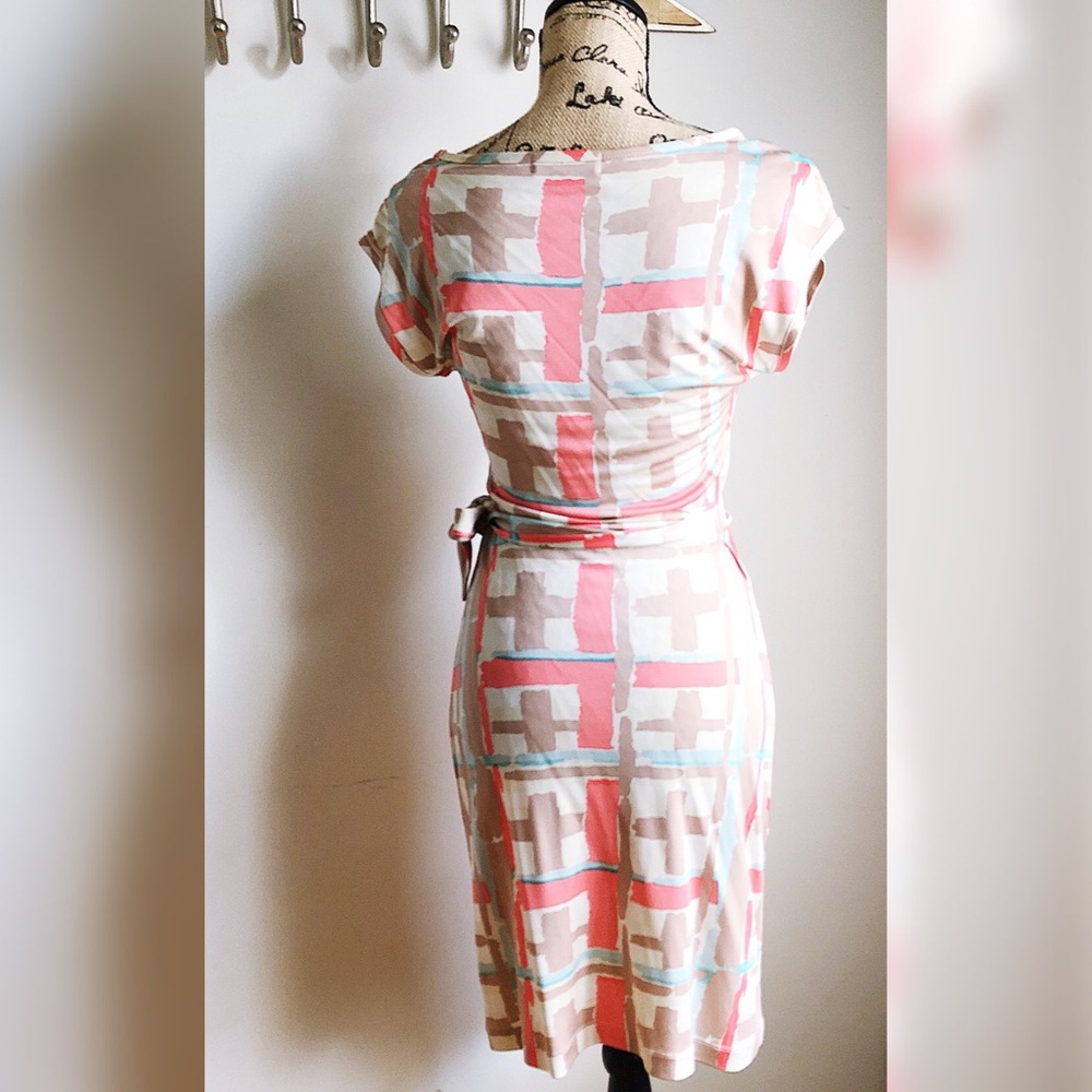 🦋Cross Print Sheath Dress🦋 - Picture 4 of 4